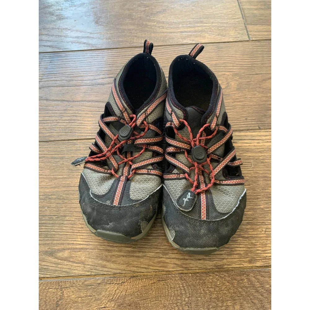 Chaco Outcross Kids Water Shoes Grey Black Red Hybrid Hiking‎ Sneakers Size 3
